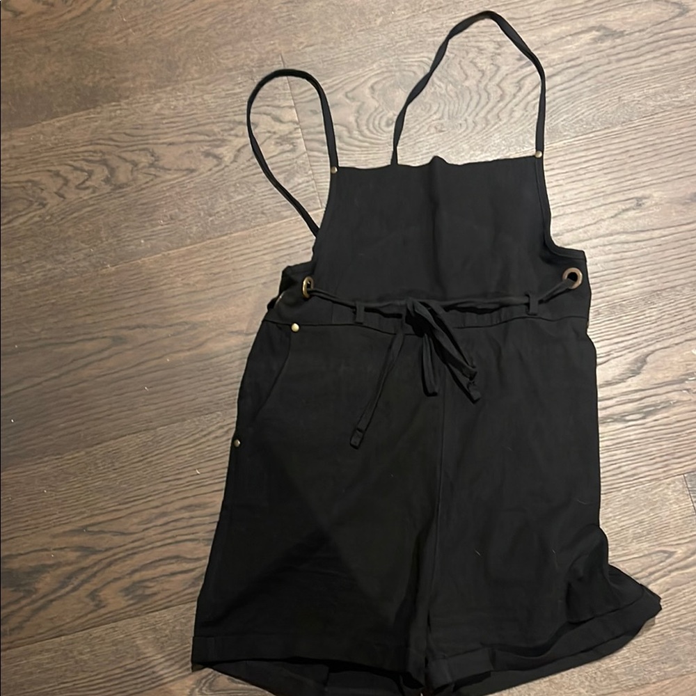 Black Sleeveless Romper shorts